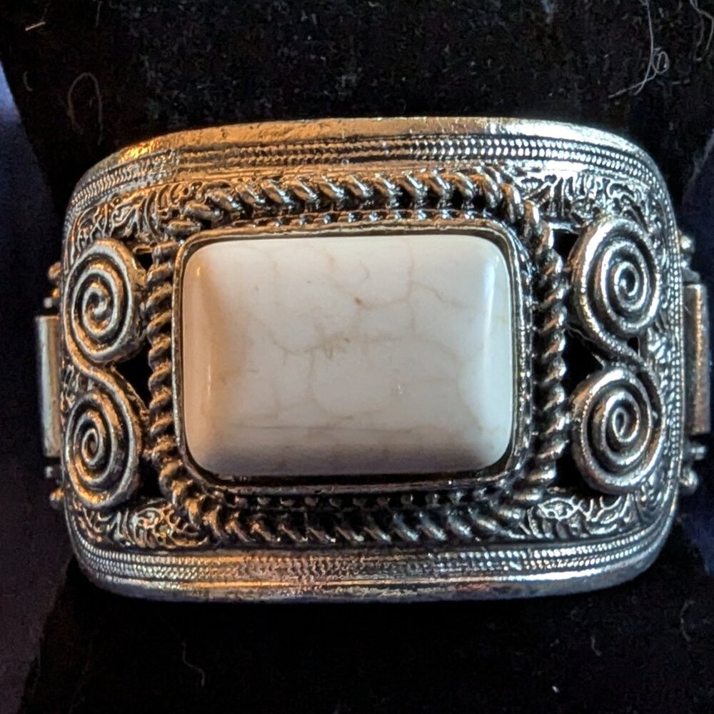 Silver Metal w/white magnesite Stone